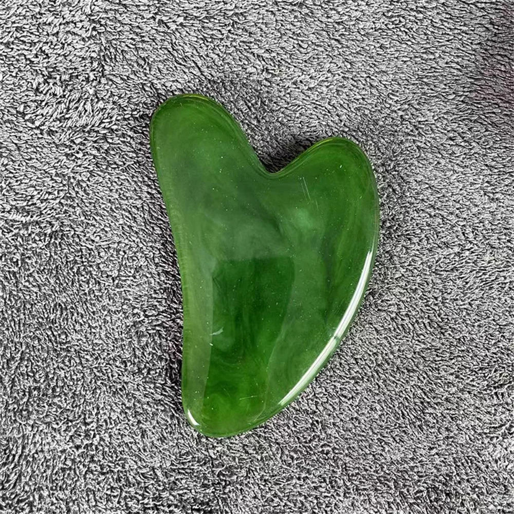 Jade Gua Sha für straffende Gesichtsbehandlungen
